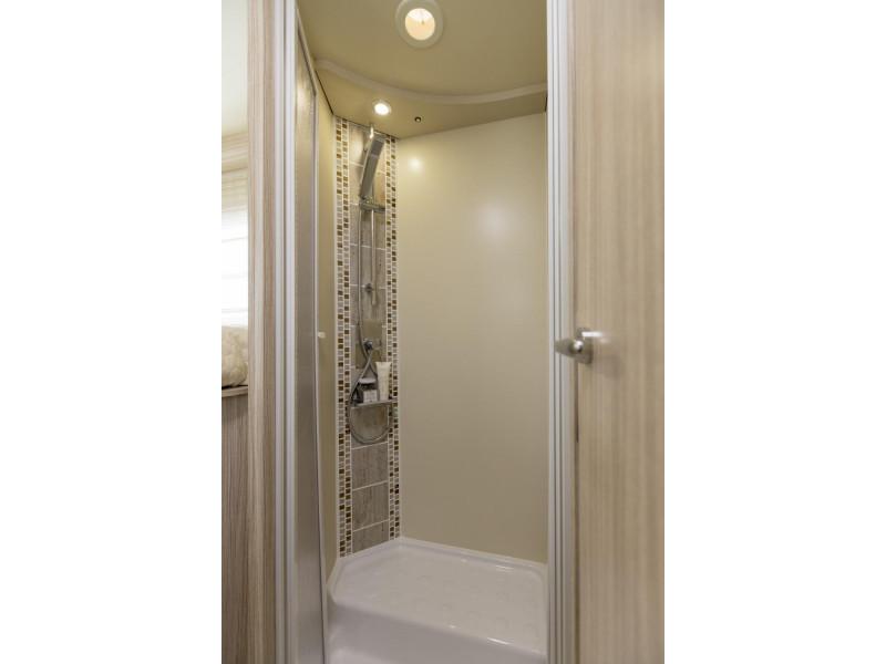 Te koop prachtige 2e hands camper, als nieuw!