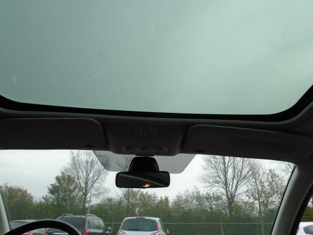 Nissan Qashqai 1.6 connect edition