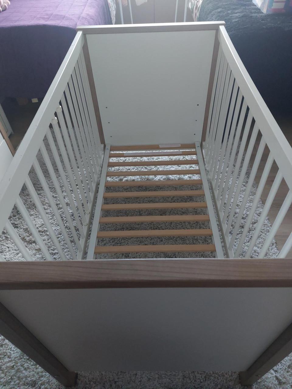 Mooi stevig ledikant