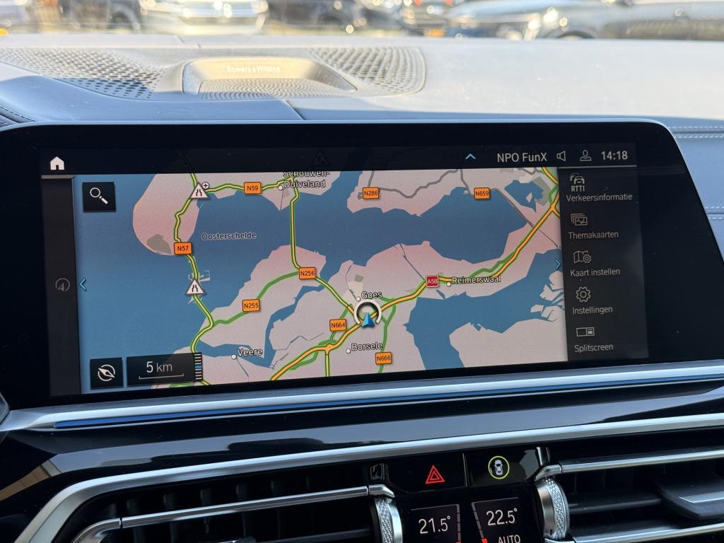 BMW X5 xdrive45e m-sport individual | b&o | sky lounge | luchtvering | mass