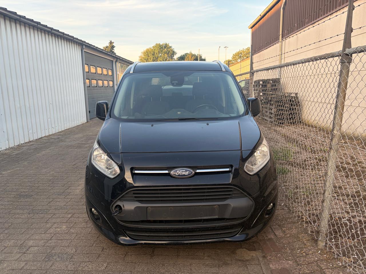 Ford Tourneo connect 1.0i 2018 motor kapot