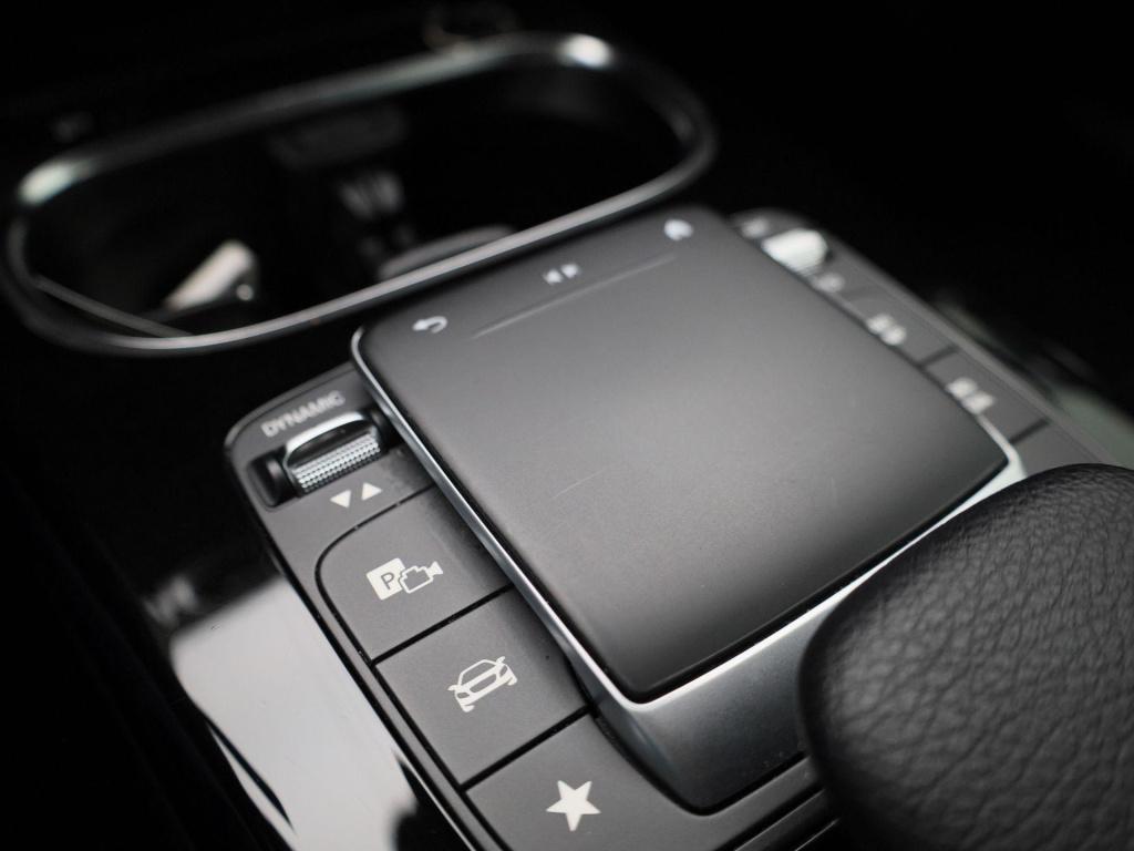 Mercedes-Benz A-Klasse 180 business solution amg | automaat | panorama dak 