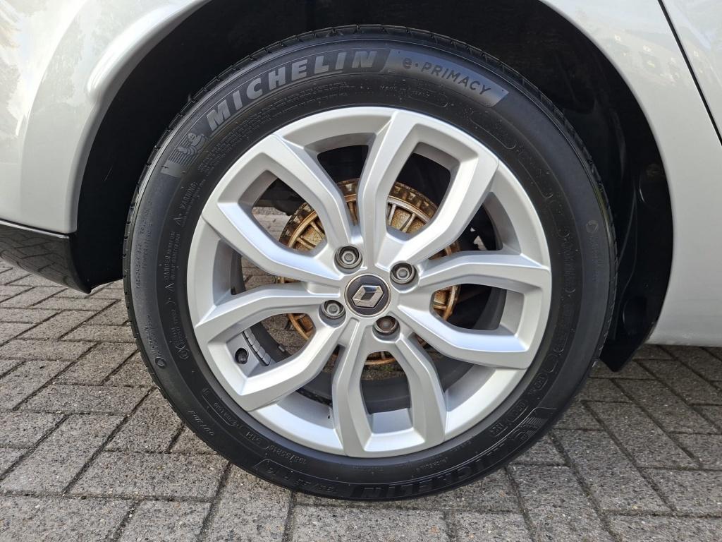 Renault Clio estate 0.9 tce intens