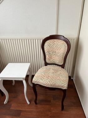 GRATIS stoelen met tafeltje