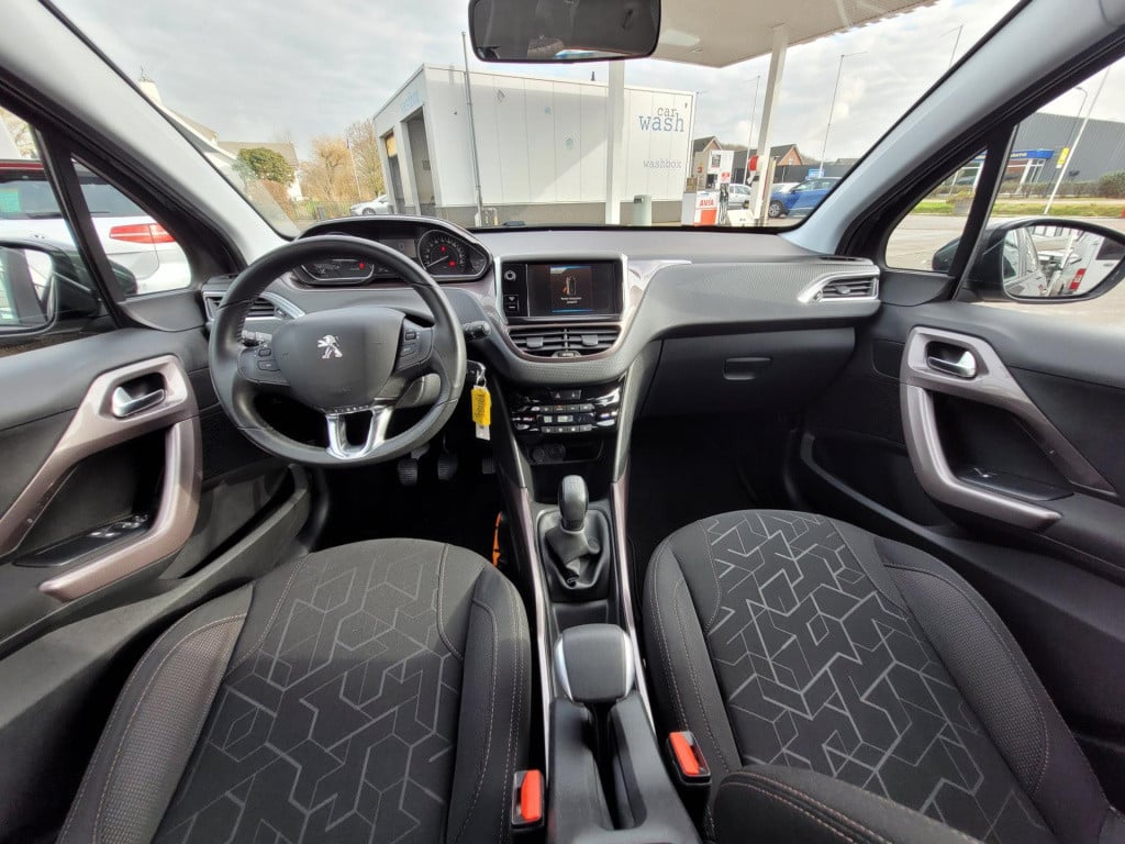 Peugeot 2008 1.2 vti active