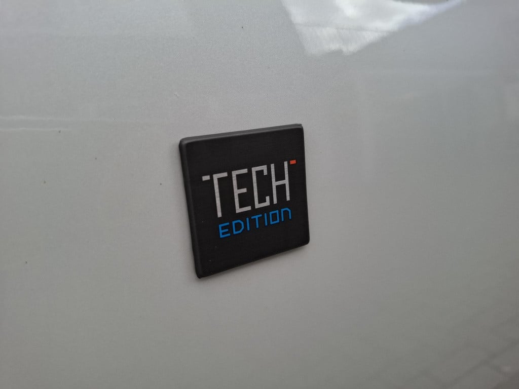 Peugeot 208 1.2 tech edition 110 eat6 automaat nav/clim/cam/lm