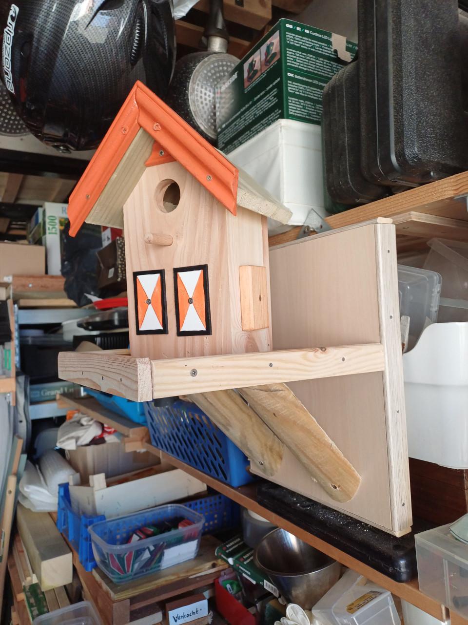 Diverse Wand - Vogelhuisjes :  Voederhuisjes , Nestkastjes etc