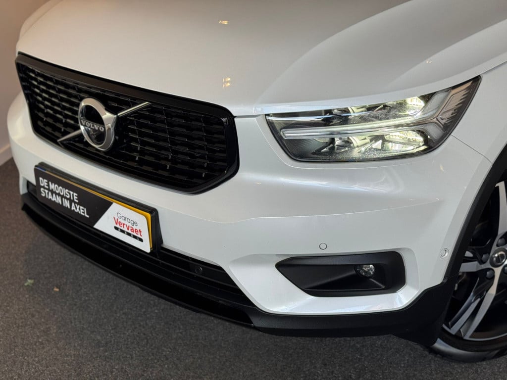 Volvo XC40 1.5 t4 recharge r-design expression