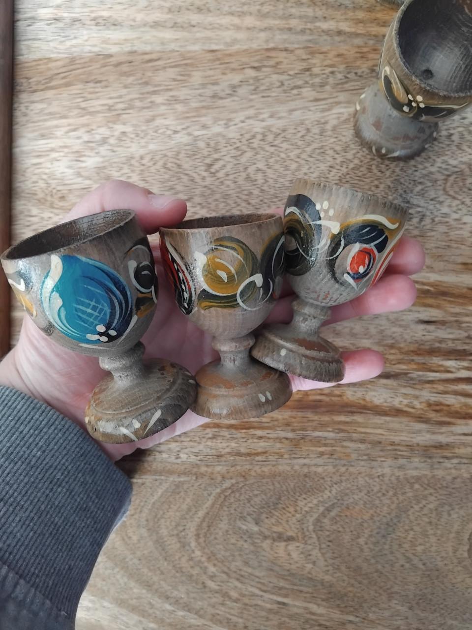 Vintage 6x Eierdopjes met wandhouder Hout