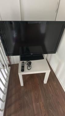 LG 42 INCH TV!!