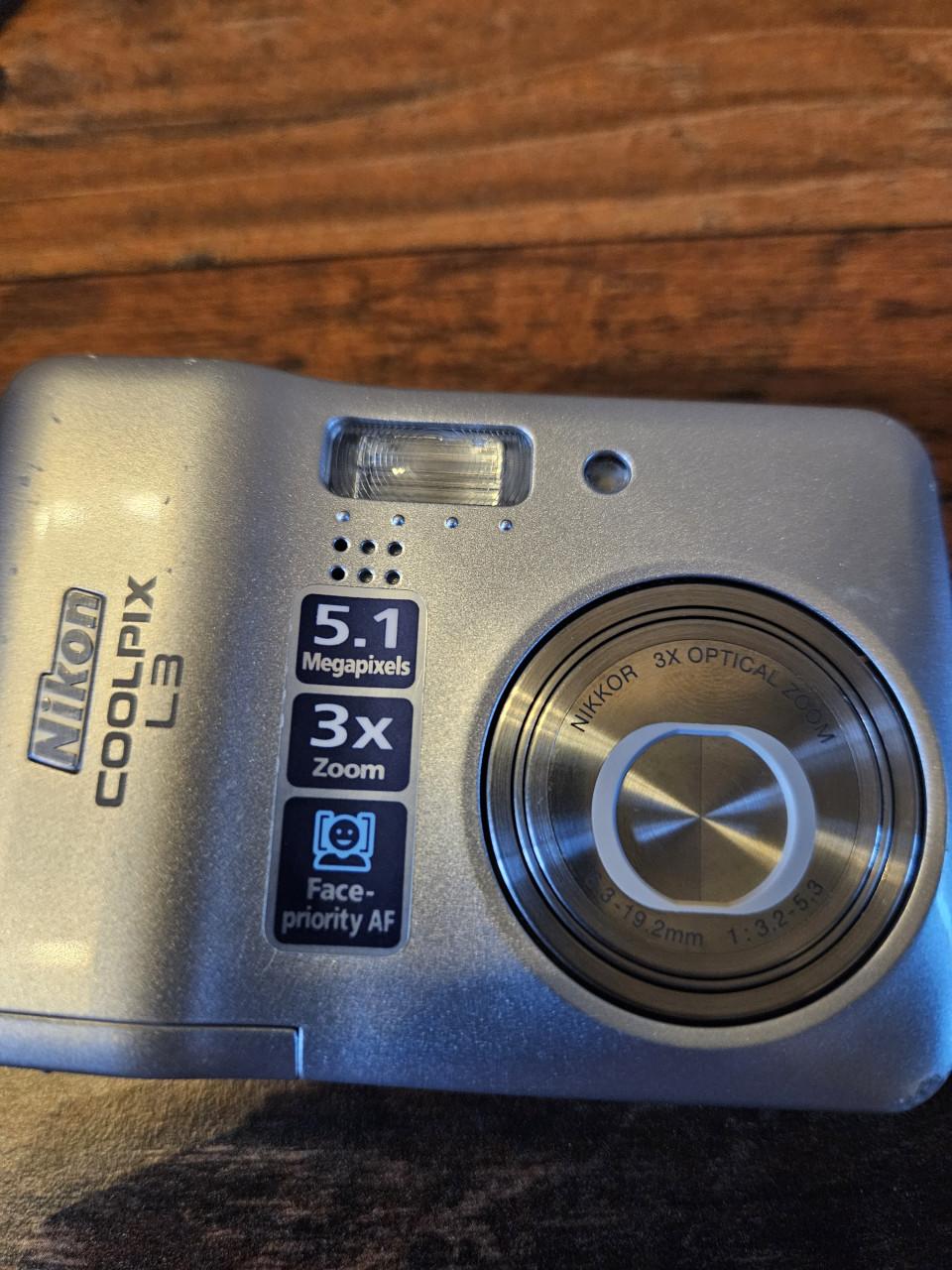 Nikon Coolpix L3 Compactcamera 5.1MP met tasje
