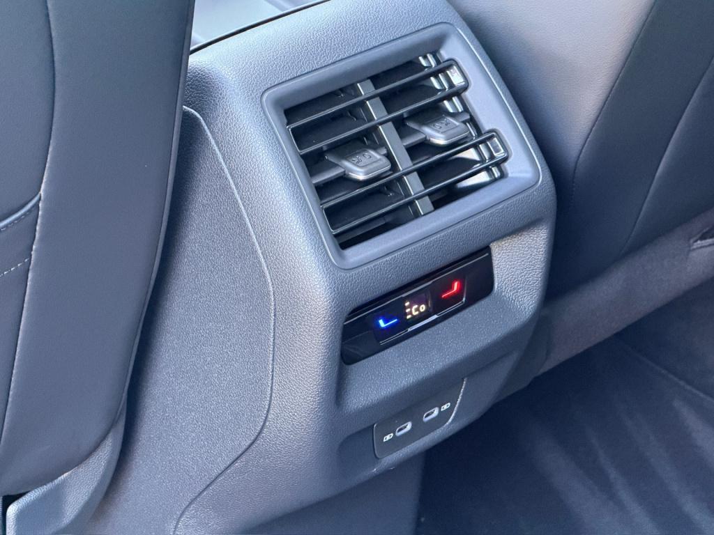 Volkswagen Tiguan 1.5 ehybrid elegance | panoramadak | iq light | dode hoek