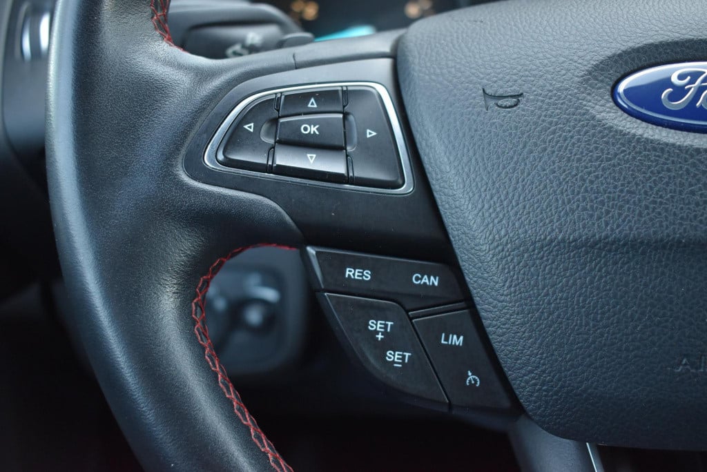 Ford Kuga 1.5 ecoboost st-line | awd | climate control | cruise control | p