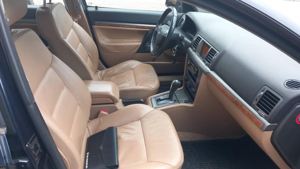 Opel Signum 2.2-16v sport