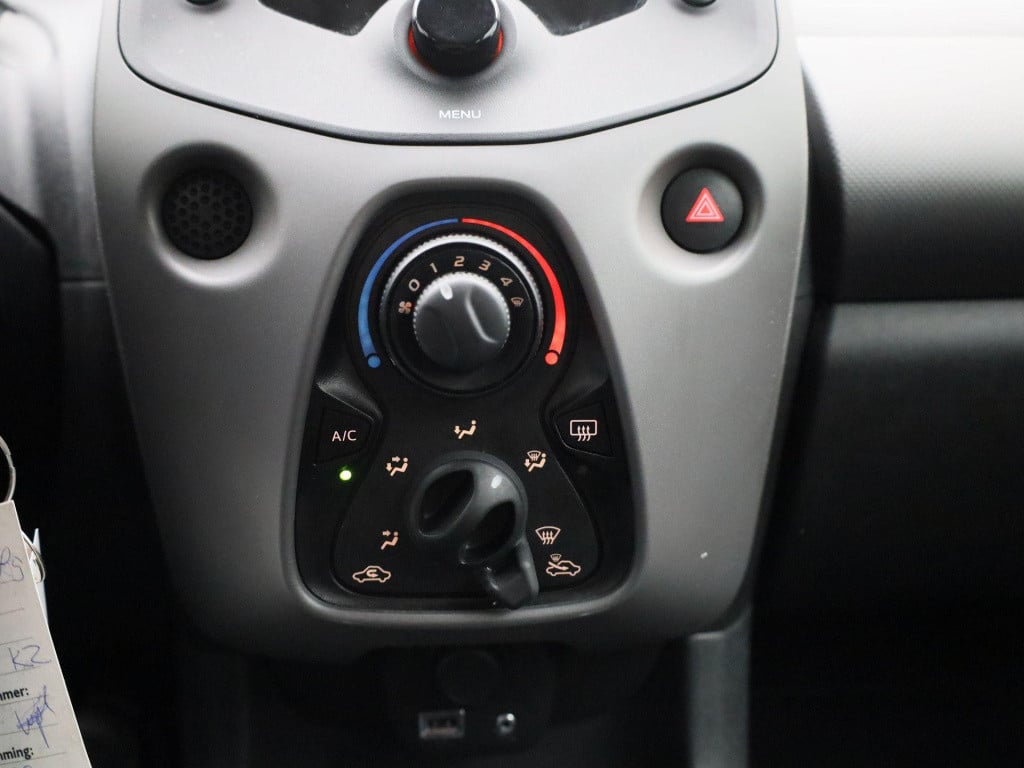 Peugeot 108 1.0 e-vti active | led dagrijverlichting | dab+ | bluetooth | s