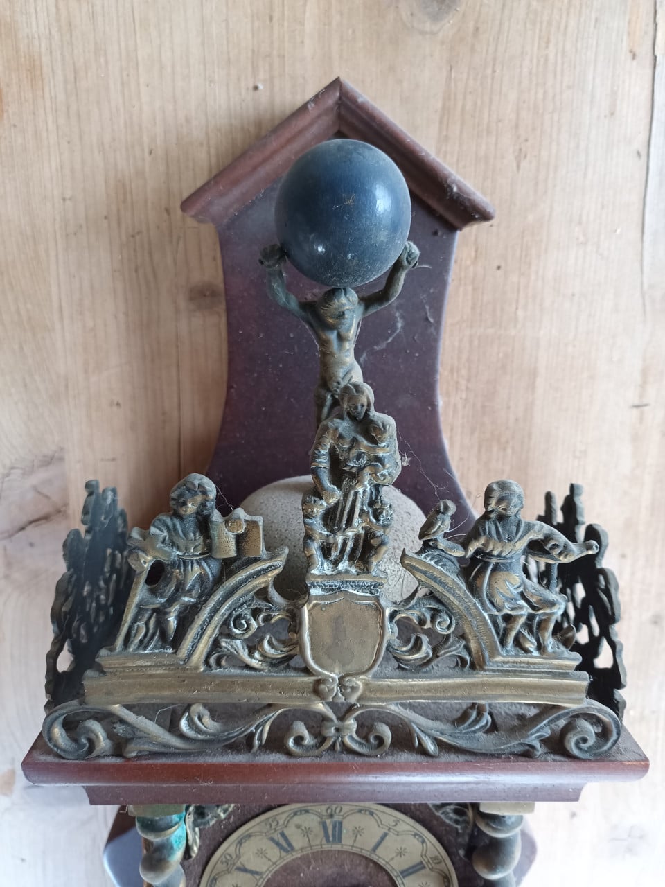 Zaanse vintage wandklok – Hubert Herr, Triberg Germany