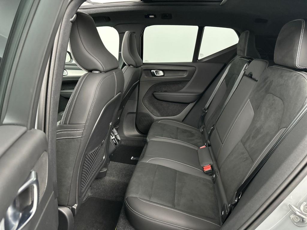 Volvo XC40 2.0 b4 plus black ed