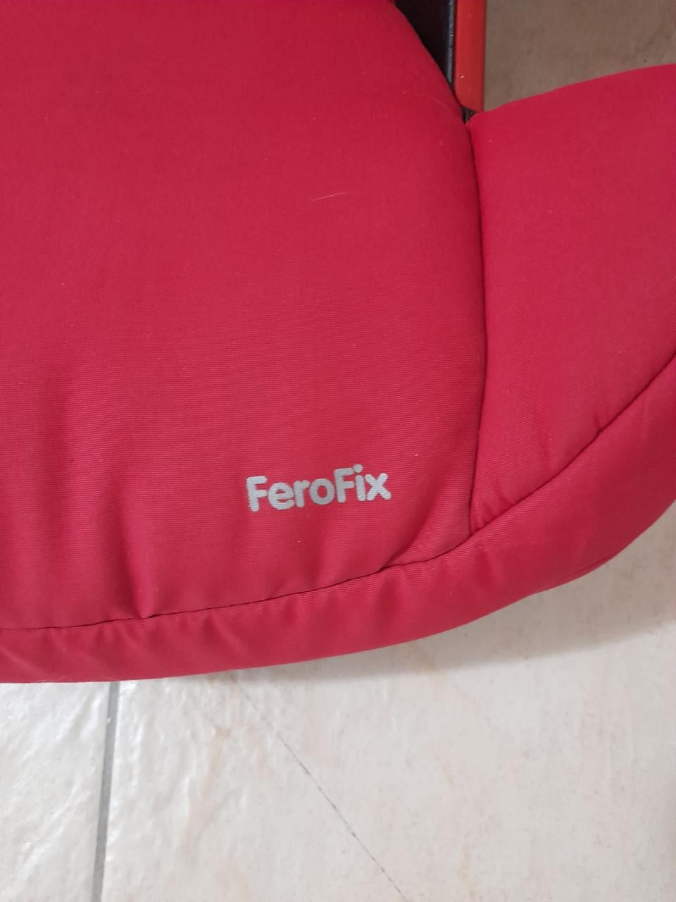 Rode Maxi cosi  ferofix  Autostoel  met isofix  15 / 36 kg (z.g.a.n.)