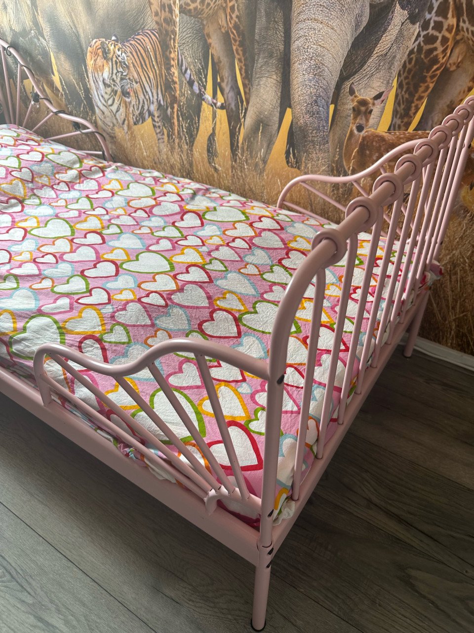 Meegroei bed ikea roze