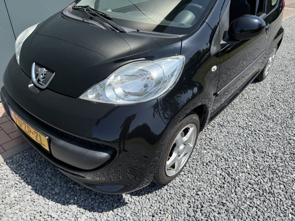Peugeot 107 1.0-12v xs airco 3-drs