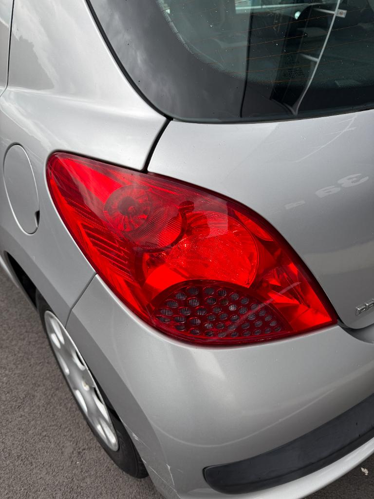 Peugeot 207 1.4 look - airco - nieuwe koppeling