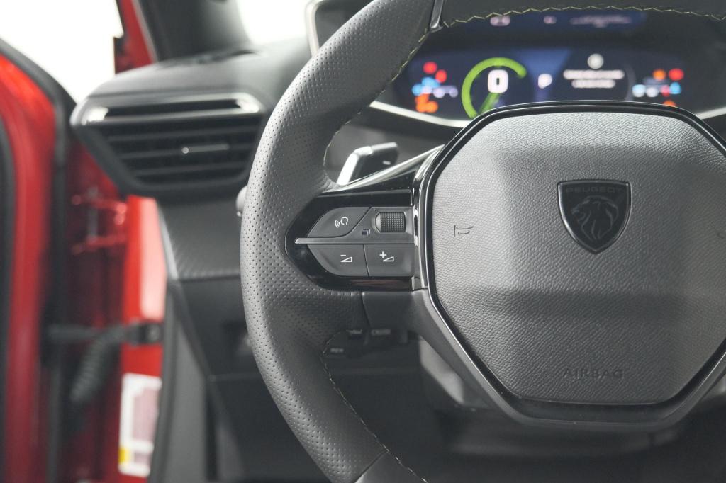 Peugeot 2008 puretech 130 eat8 gt | 360 camera | stoelmassage | adaptieve c