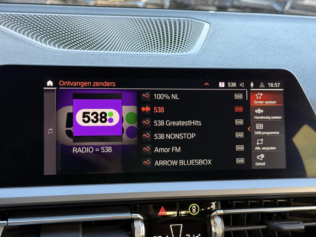 BMW 3-serie touring 330e | stoelverwarming | apple carplay | achteruitrijca