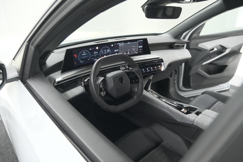Peugeot 5008 hybrid 136 e-dcs6 allure | 7 zitplaatsen | camera | stoelverwa
