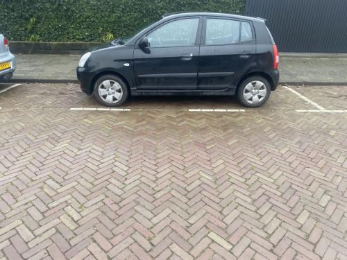 Kia Picanto 2007 – APK afgekeurd – rijdt goed – voor klusser/export
