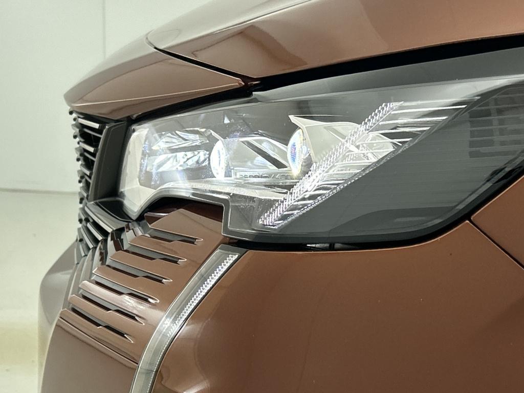Peugeot 5008 180pk gt pack business | rijklaar | trekhaak | leer | adaptiev
