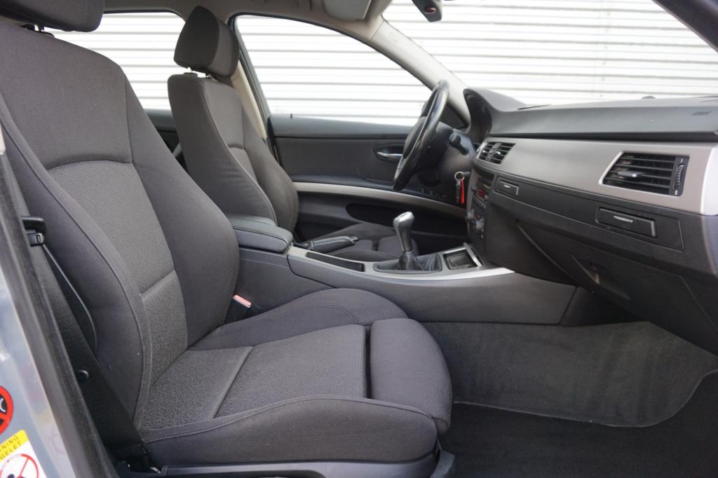 BMW 3-serie 320i executive airco / cruise / parkeers. / elektr. ramen / lm 