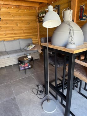 2 hanglampen en staande lamp