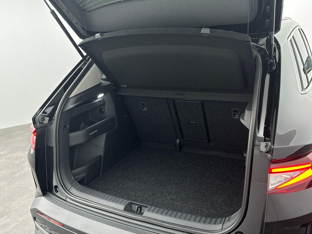 Skoda Elroq business edition tour elektromotor 210 kw / 286 pk