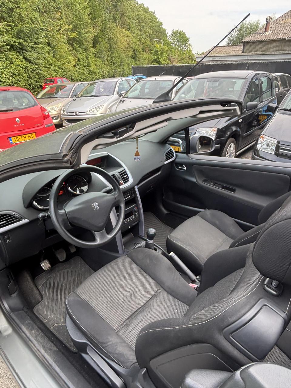 Peugeot 207 cabrio jaar apk