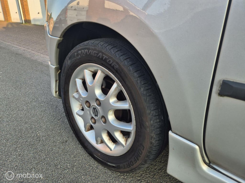 Suzuki Wagon R 1.3 special nieuwe apk / bluetooth radio