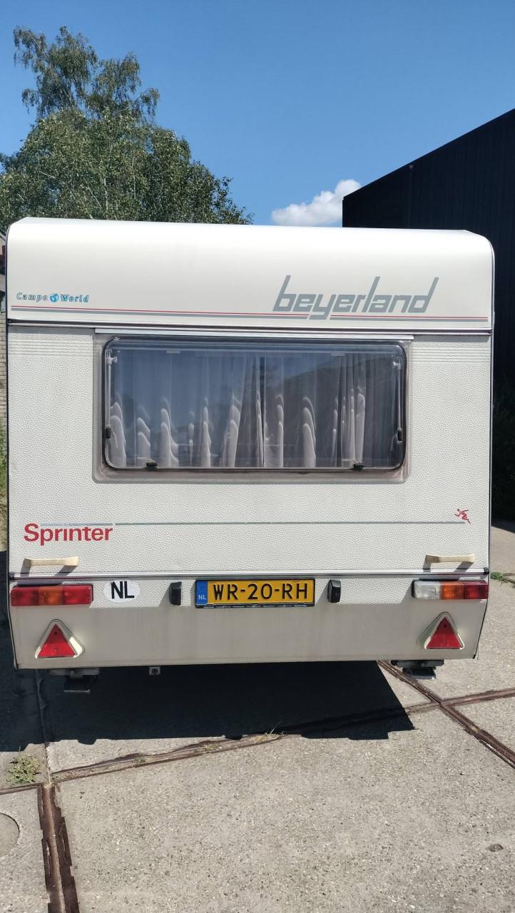 Beyerland 350 DD met luifel