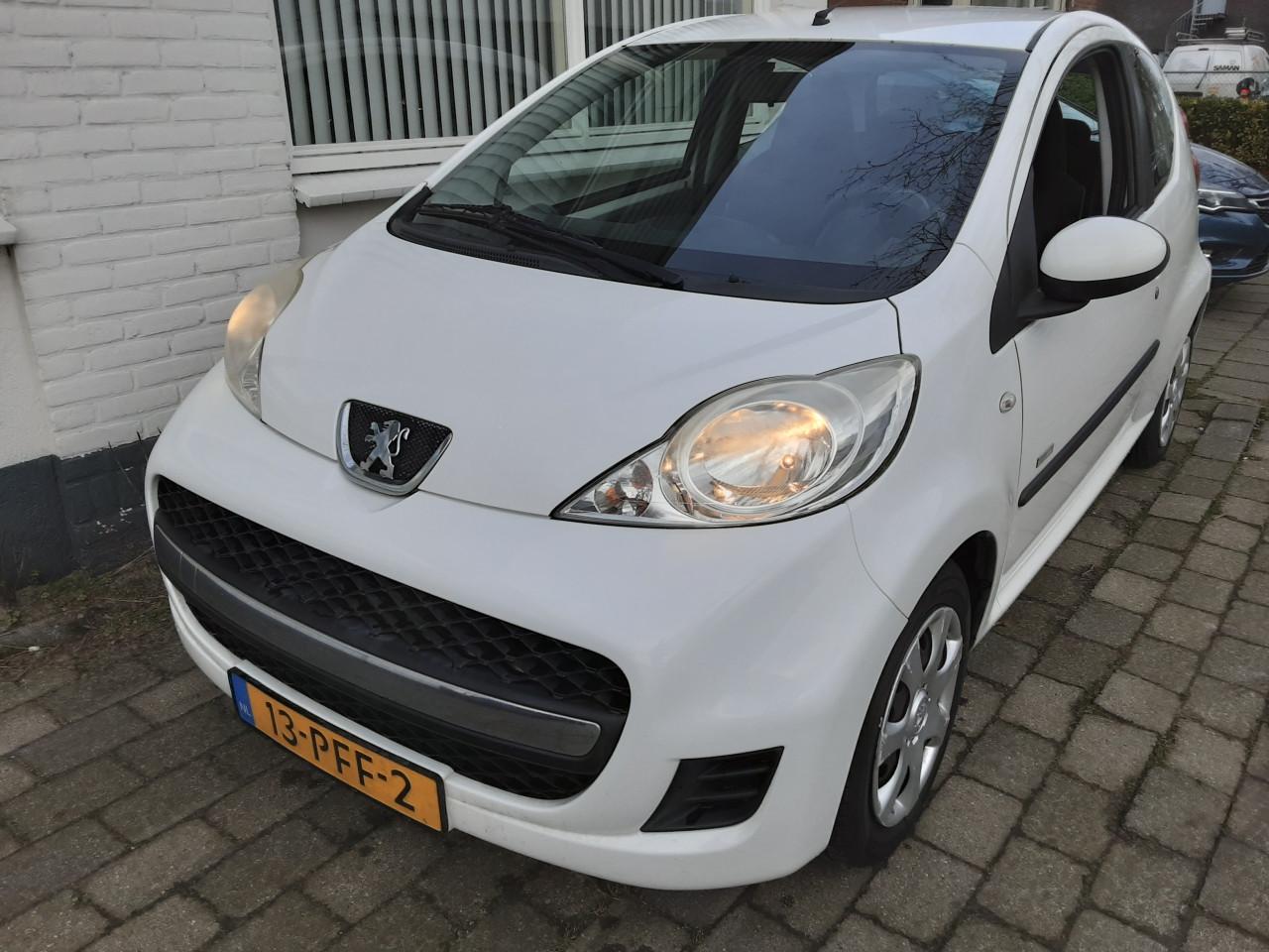 Peugeot 107 1.0-12V Millesim 200