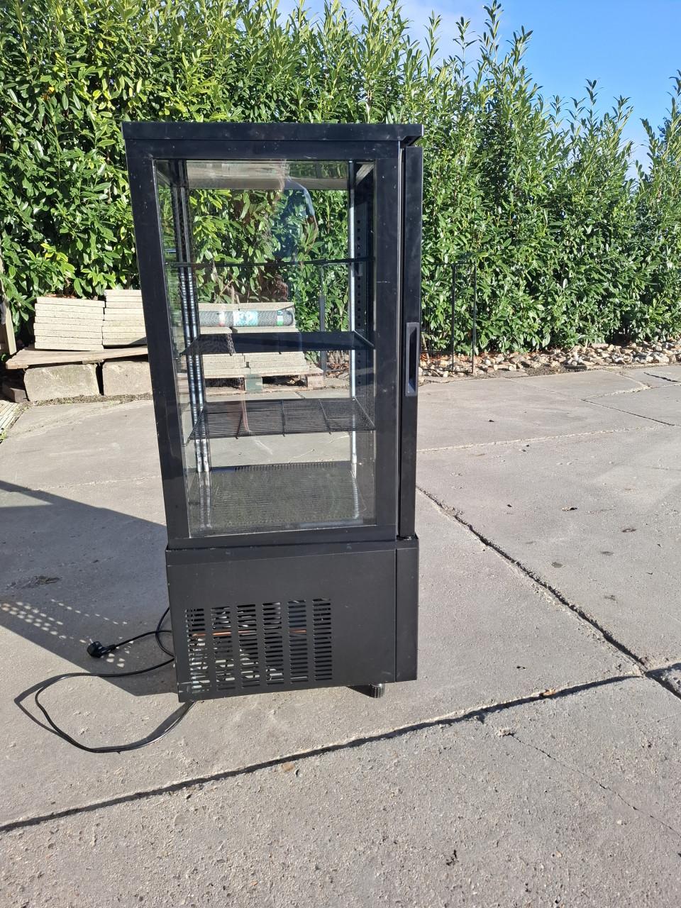 Taartvitrine in zeer goede staat!