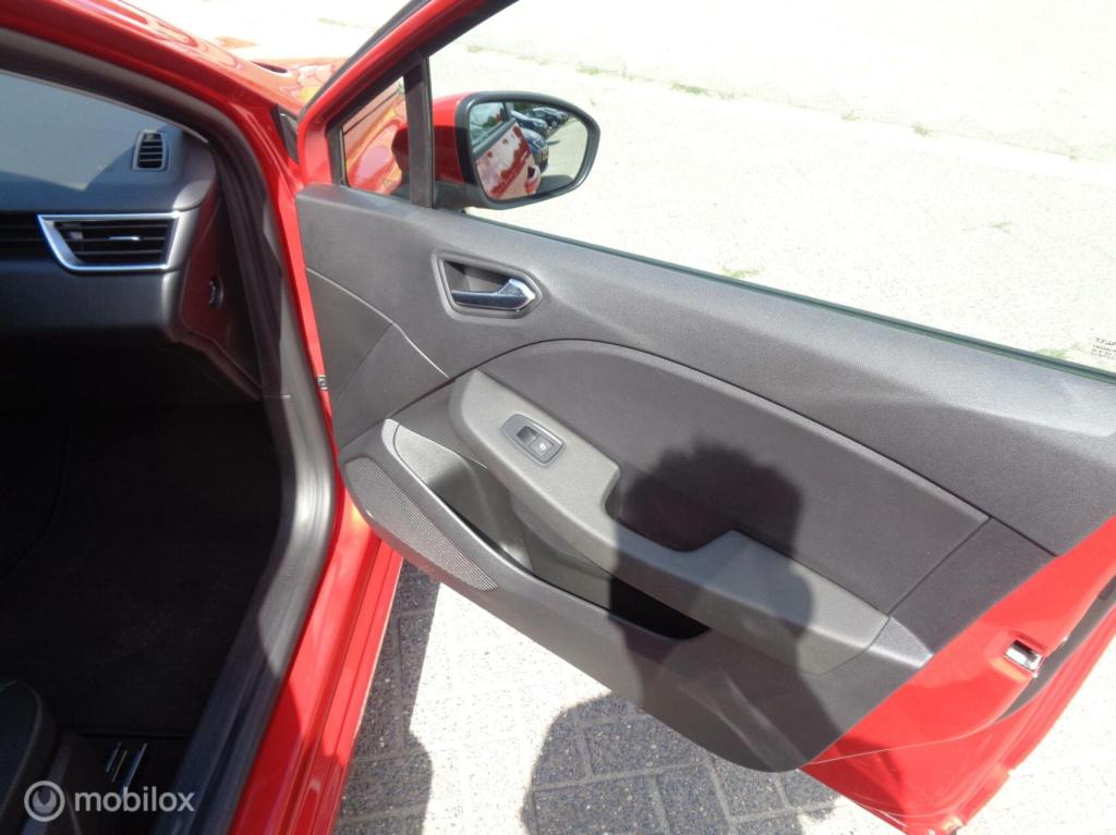 Renault Clio 1.0 tce intens/airco/lm velgen/carplay/pdc/cruise/full led/1st
