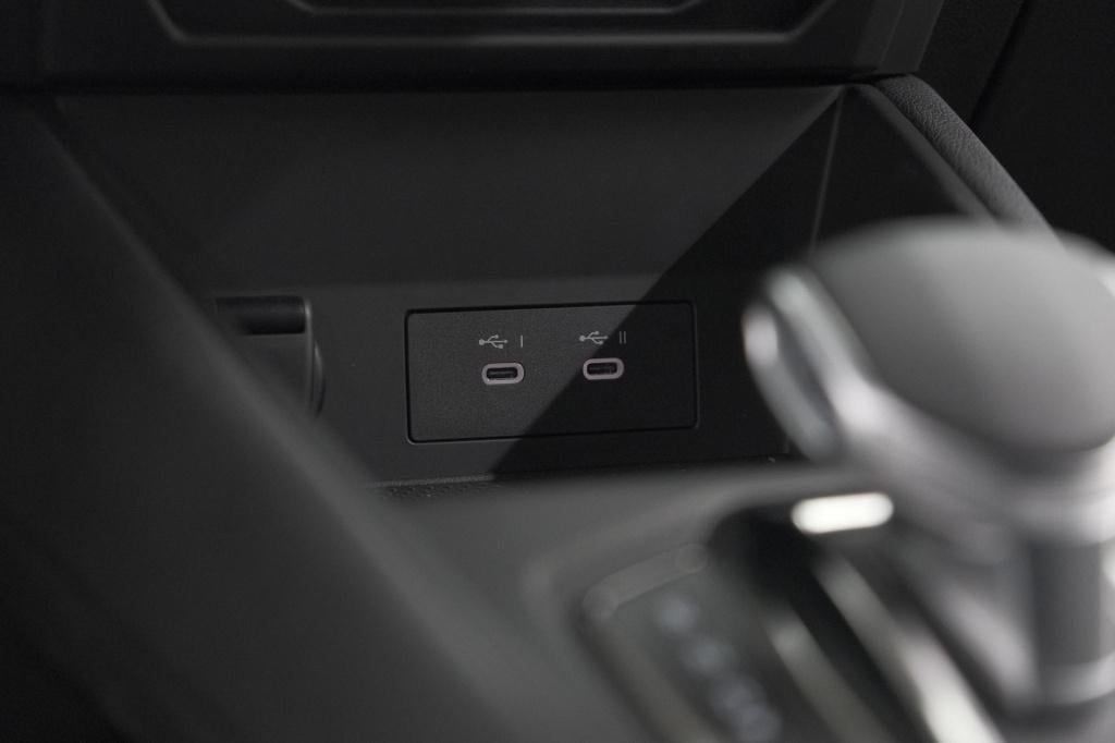 Renault Captur mild hybrid 160 edc techno | pack winter | camera | adaptiev