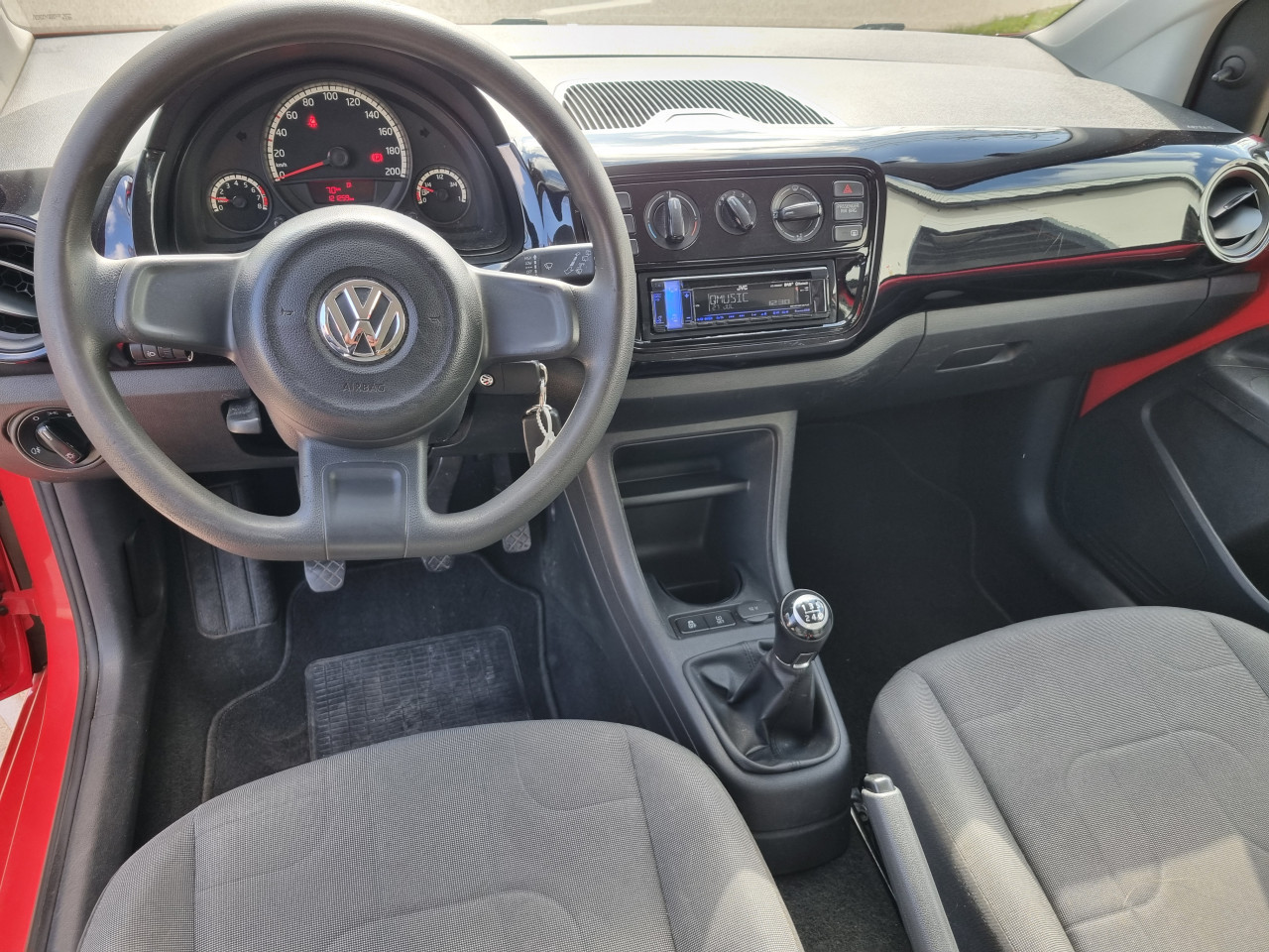 Volkswagen Up! 1.0 take up! BlueMotion | 121.259 KM | Cruise control!