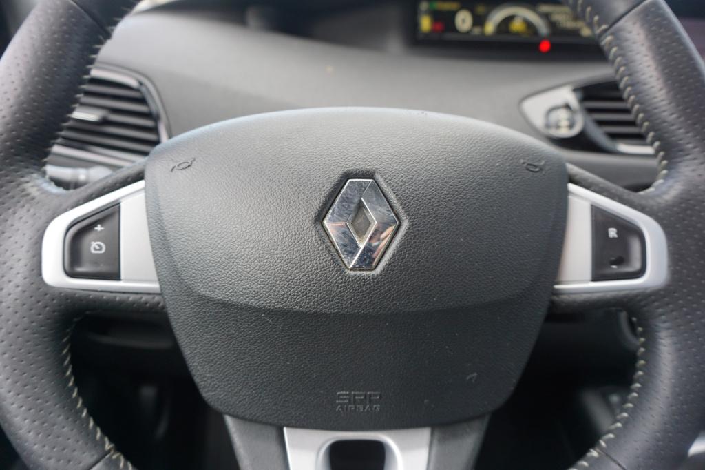 Renault Scenic 1.4 tce bose climate / navi / cruise / camera / parkeers. / 