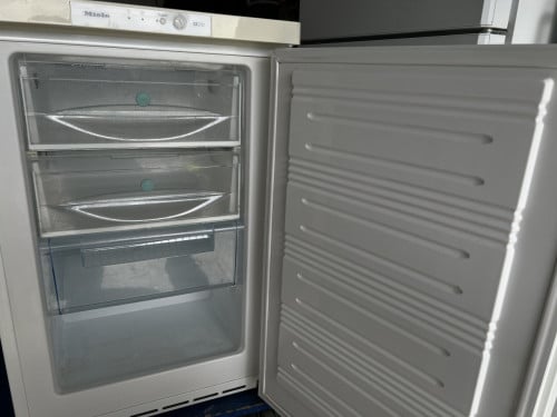 Miele LowFrost Vrieskast – 110 liter – 85x55 cm. Vriezer