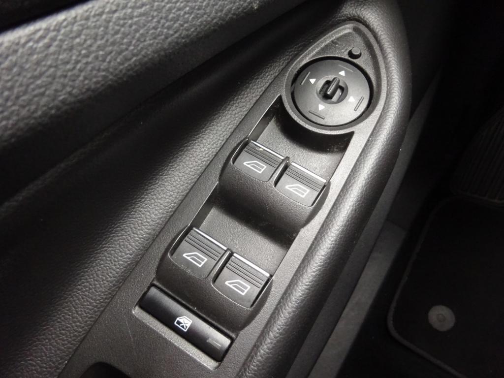 Ford Kuga 1.5 titanium climate / navi / cruise / camera / parkeers. / stoel
