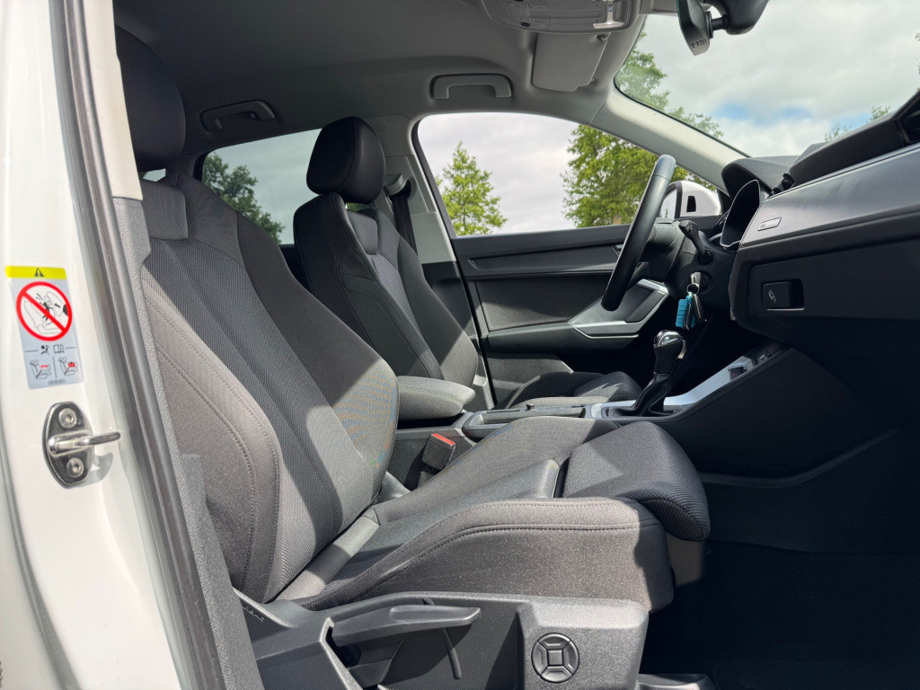 Audi Q3 35 tfsi design luxe * trekhaak * sportstoelen* carplay