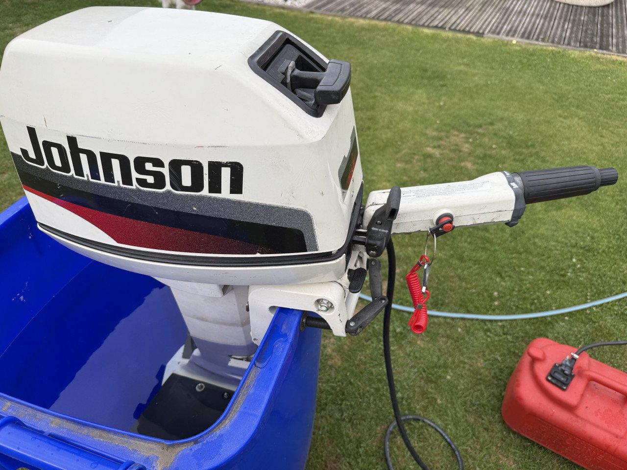 Johnson 8pk buitenboordmotor – Betrouwbare kracht op het water!