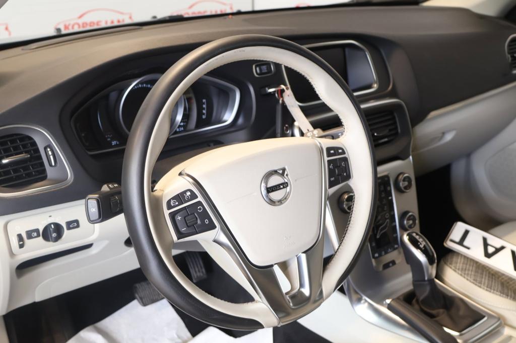 Volvo V40 1.5 t2 nordic+ nl auto, winterpakket, camera, parkeerassist, blis