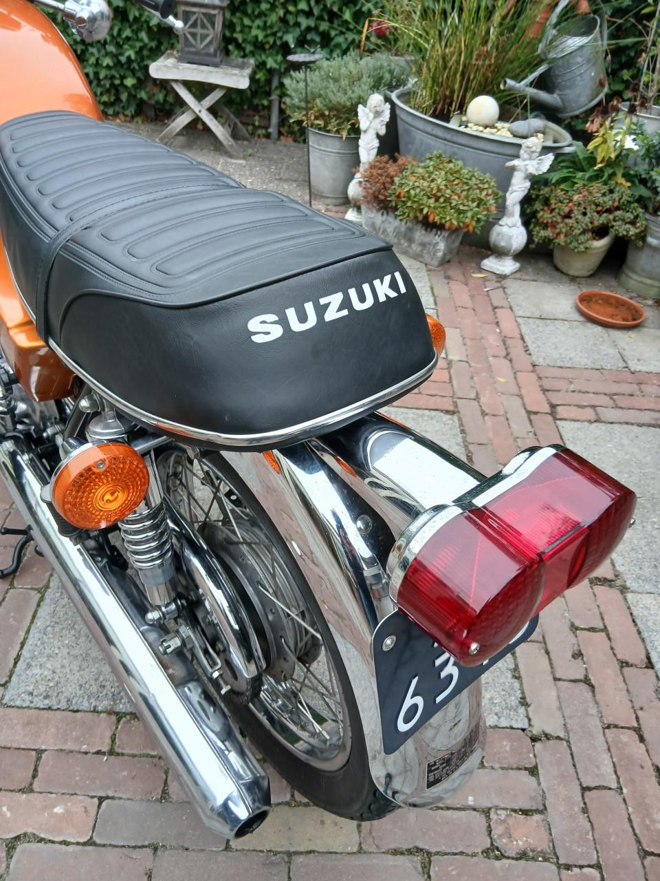 Suzuki gt 250