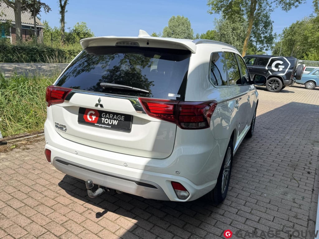 Mitsubishi Outlander 2.4 phev pure+ afn.trekhaak + winterset