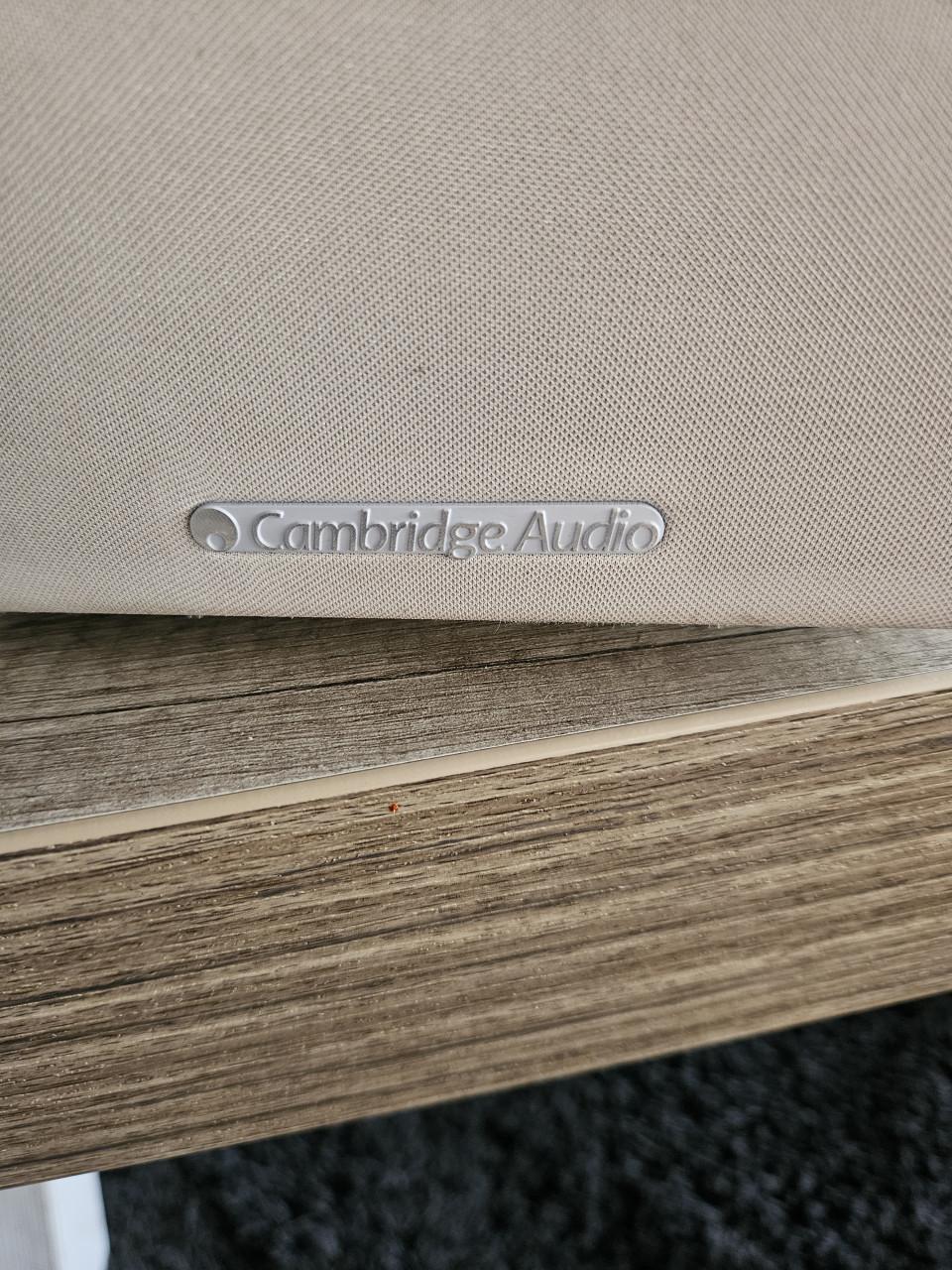 Mooie kleine, krachtige Cambridge Audio Minx X200 subwoofer...